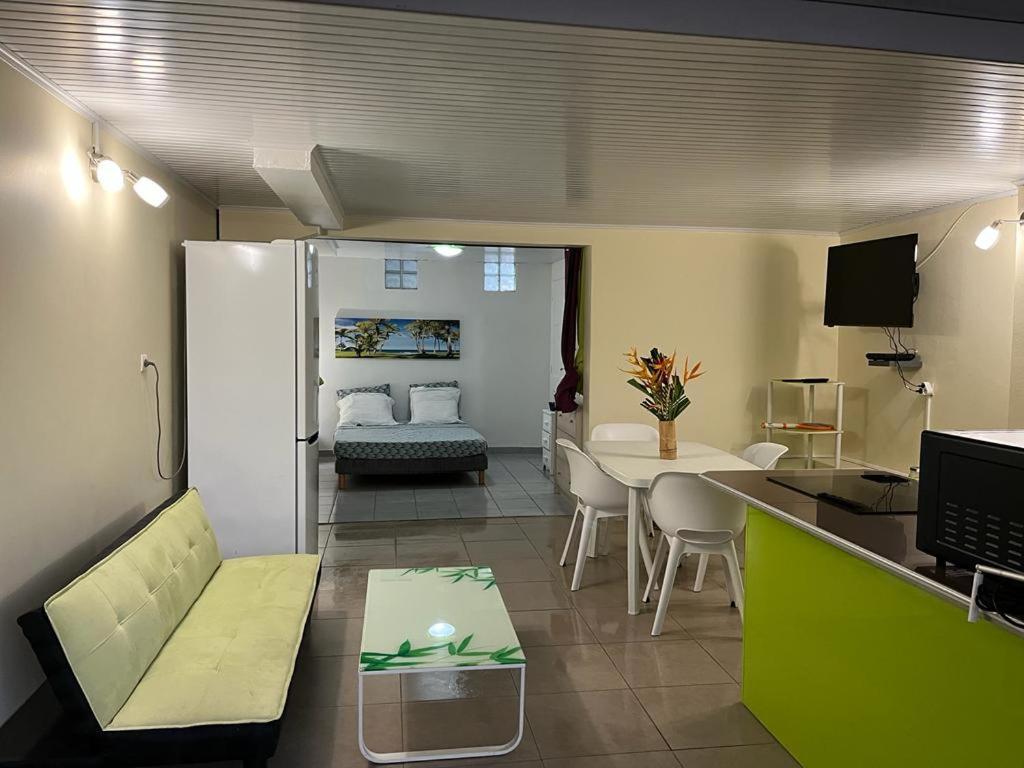 Agreable Appartement En Rez-De-Jardin A 450M De La Mer Сент-Анн Экстерьер фото